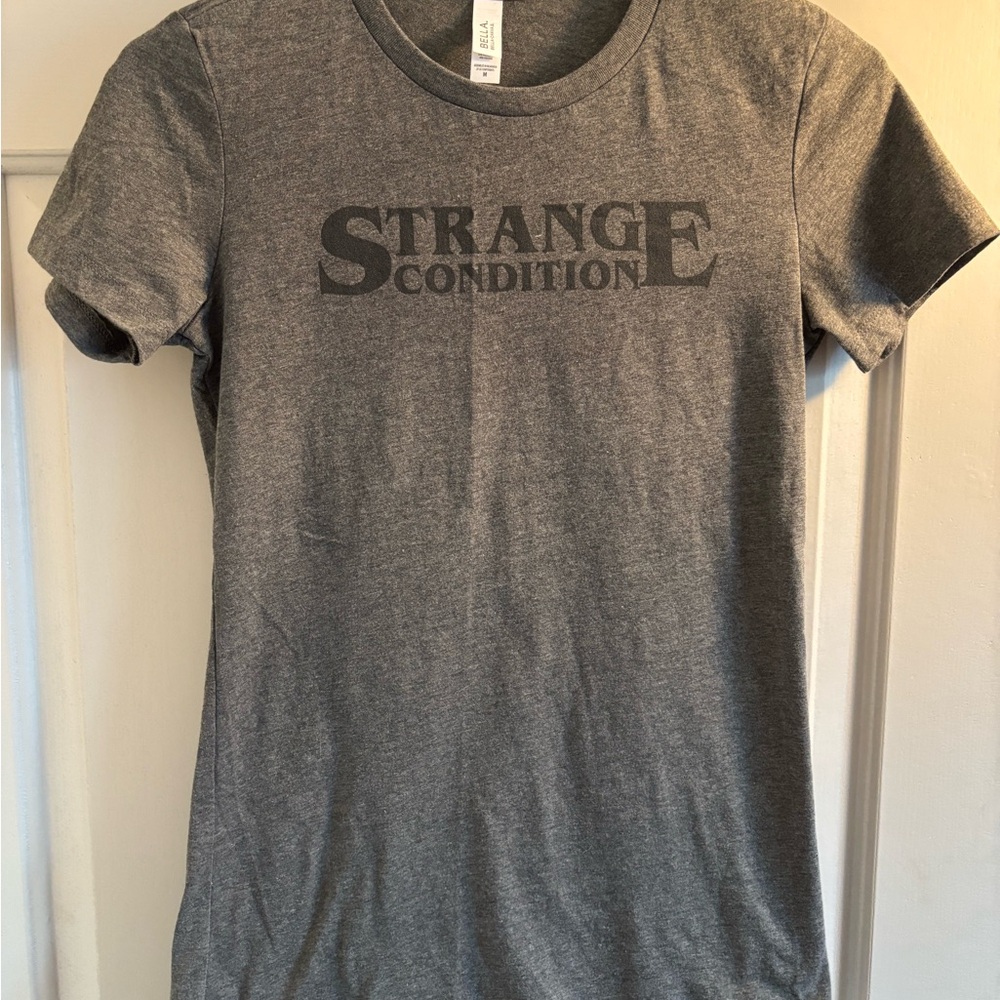 📦Bundle for$5! New Gray Graphic T-Strange Condition Stranger Things fits like S